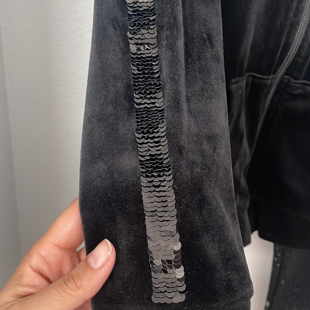 More Than Magic Velour Suit. Size 6/6x. - Picture 3 of 4